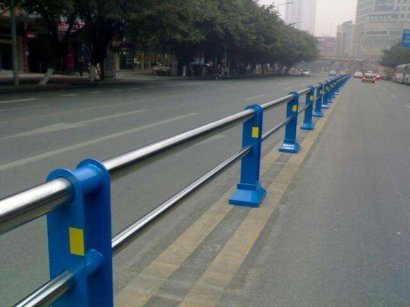 不銹鋼道路護(hù)欄